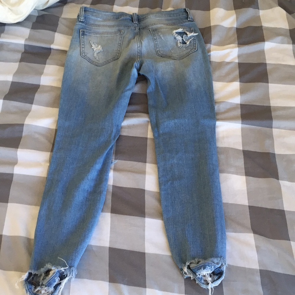 Distressed jeans - Picture 2 of 3
